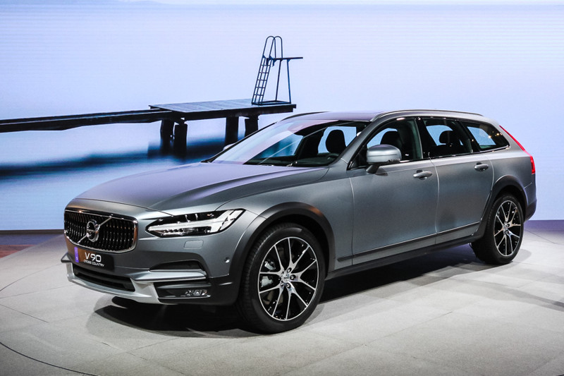 Volvo V90 Cross Country.