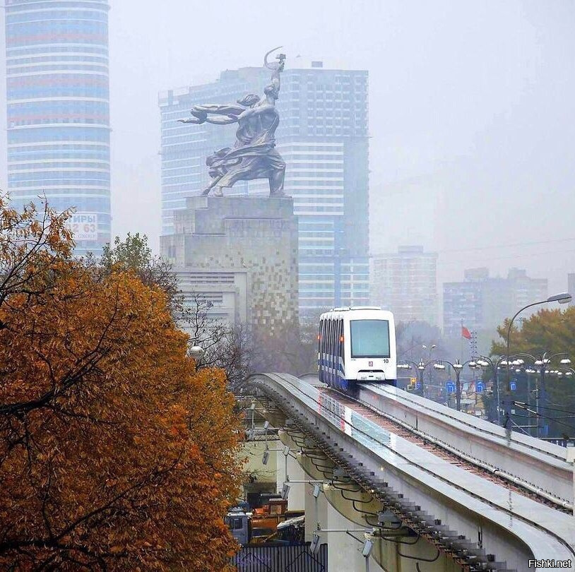 Moscow us. Две эпохи Москва в фотографиях. Москва в одном фото. Москва эпохи на одной фотографии. Две эпохи Москва живописные фотографии.