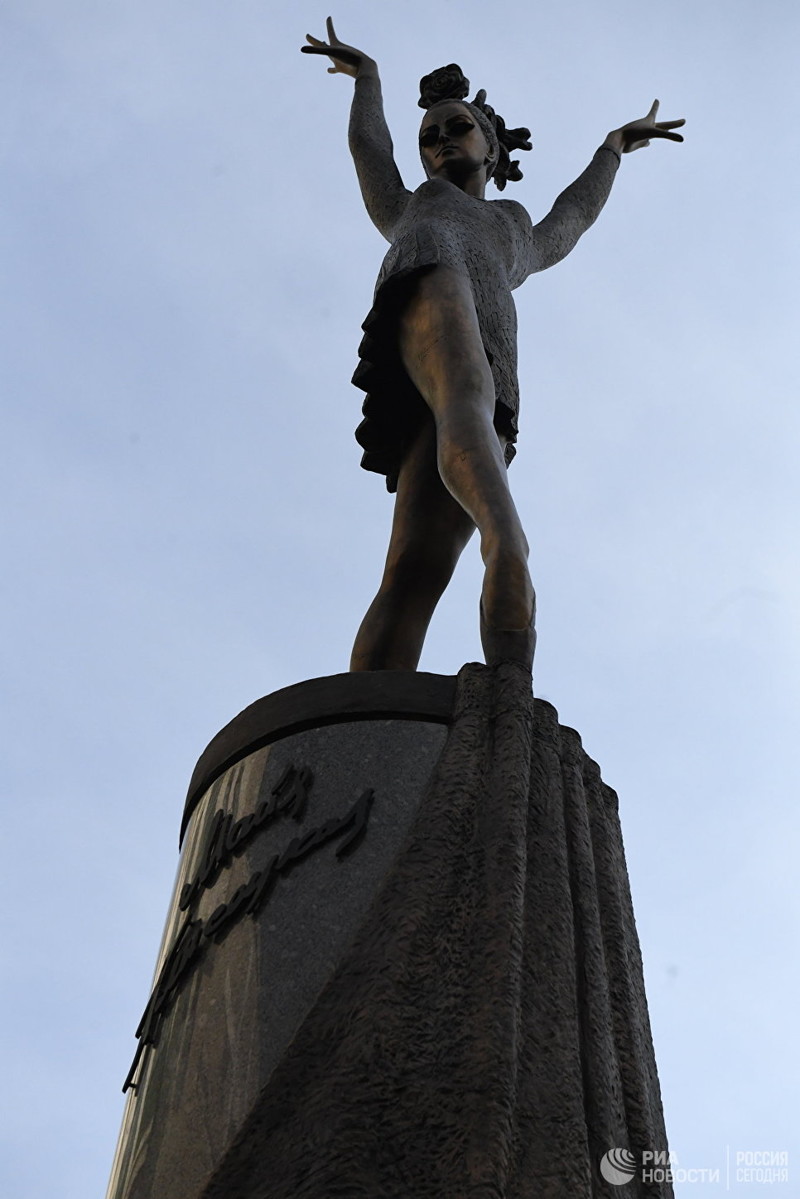 майя плисецкая памятник в москве