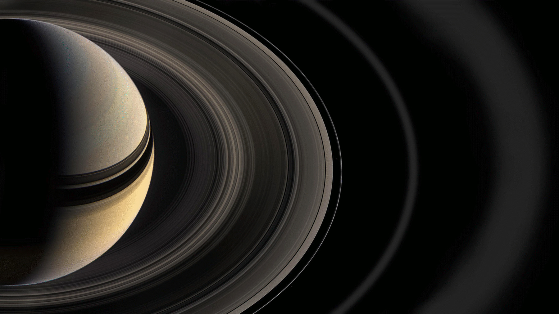 Cassini готовится к своей финальной миссии: путешествию в кольца Сатурна с погружением в атмосферу