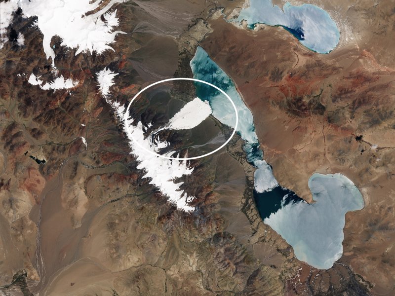 Ледяная лавина в Ару Range (Тибет)