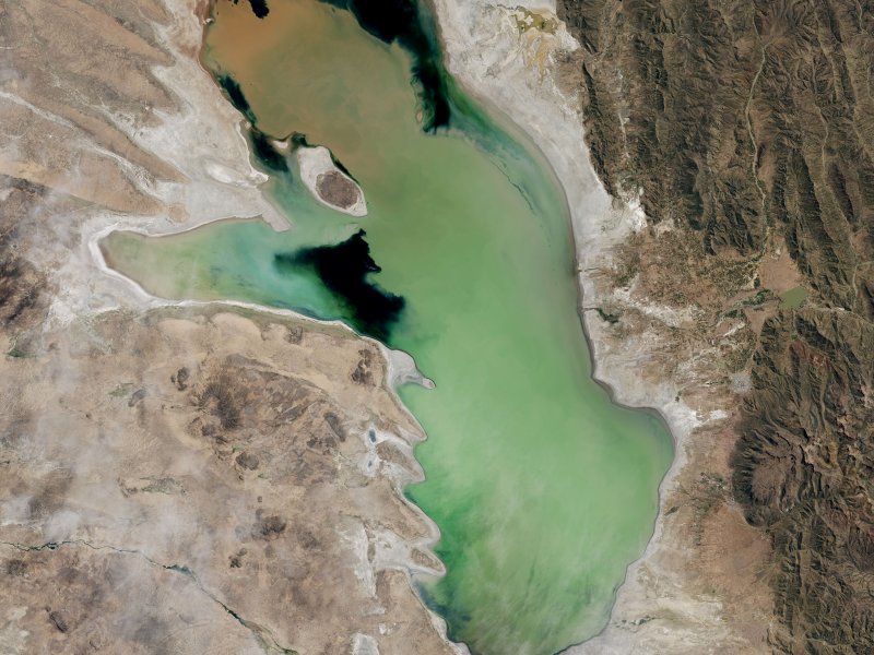 Пересыхающее озеро Поопо, Боливия  