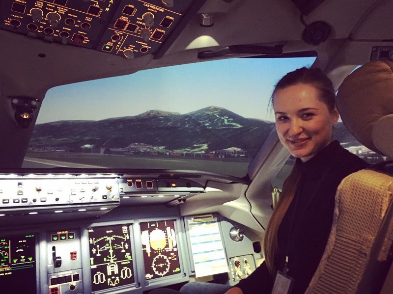 Девушка в 23 года стала пилотом Аэрофлота