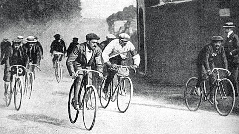 Бельгийские велосипедисты, уехавшие от оккупантов