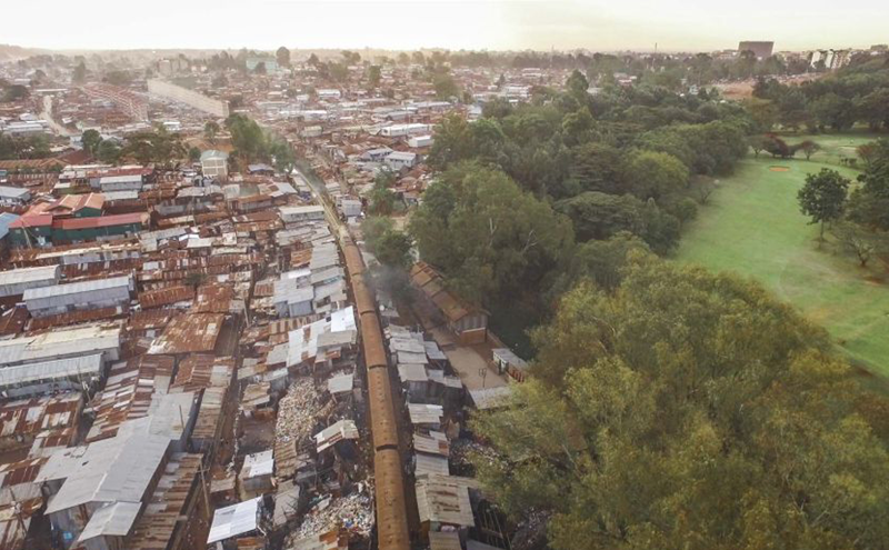 Снимки с дрона продемонстрировали социальное неравенство в Найроби
