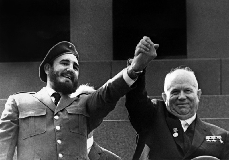Кастро и Н.С. Хрущев во время четырехнедельного официального визита в Москву в 1963 году.