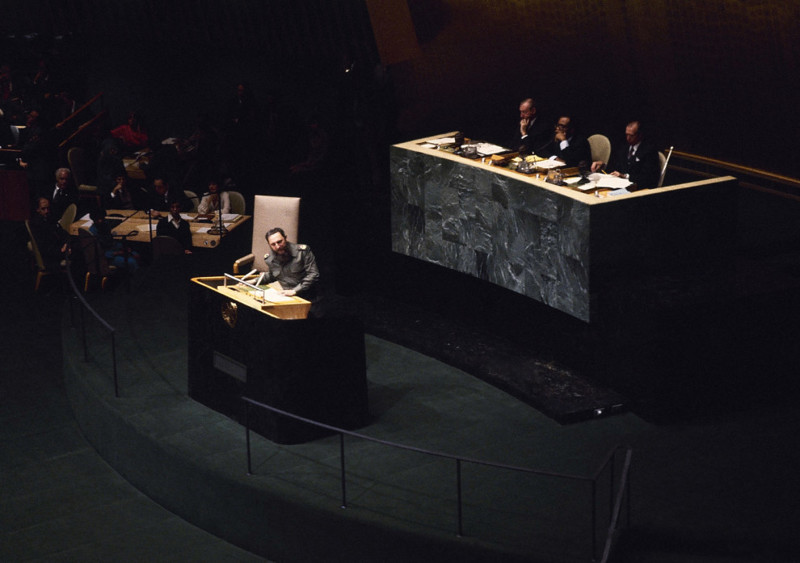 Кастро выступает на Генеральной Ассамблее Организации Объединенных Наций в Нью-Йорке в 1979 году.