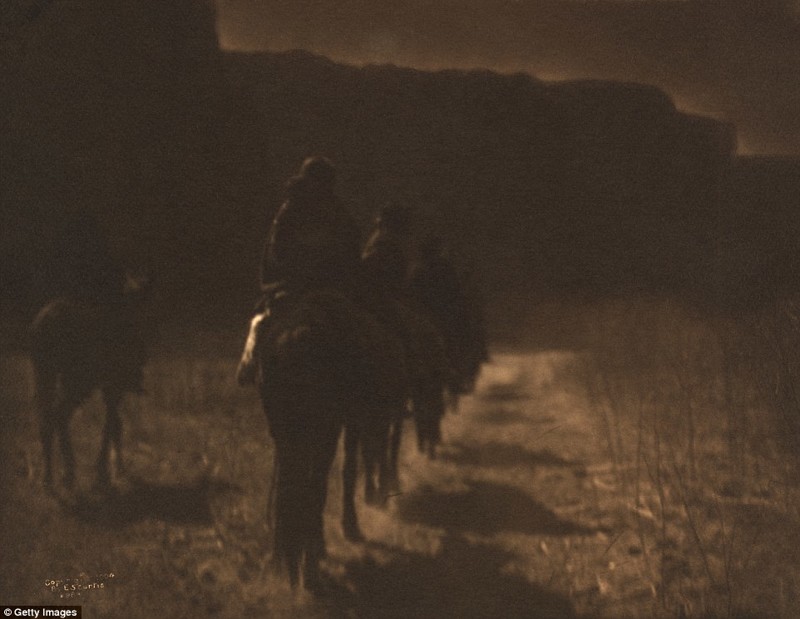 Исчезающая раса: индейцы Навахо (фото Эдварда С. Кертиса, 1904).