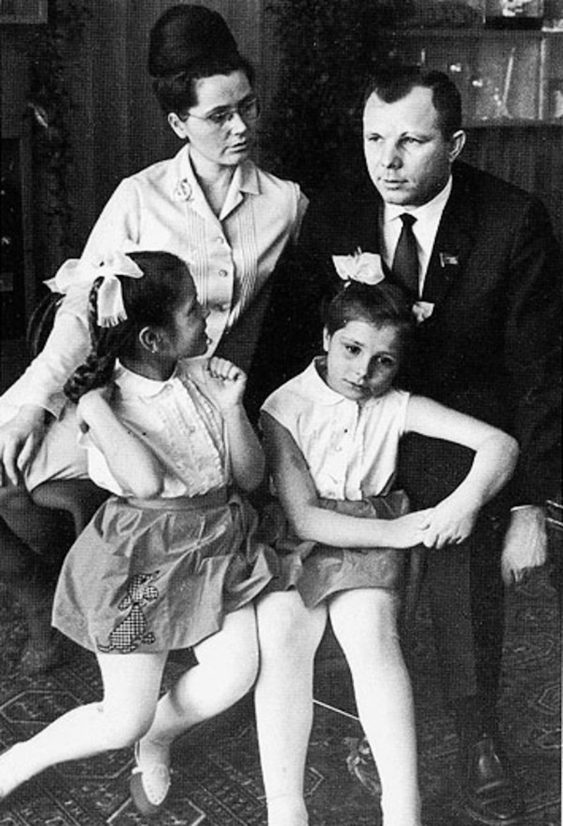 Семья Юрия Гагарина семья Юрия Гагарина