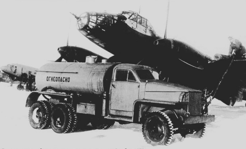 Топливозаправщик на базе грузовика американского производства Студебеккер US6.