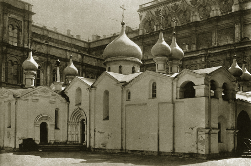 А вот утерянное кремлевское сокровище. Собор Спаса на Бору, известный с 1330 г. и снесенный в 1933 г.