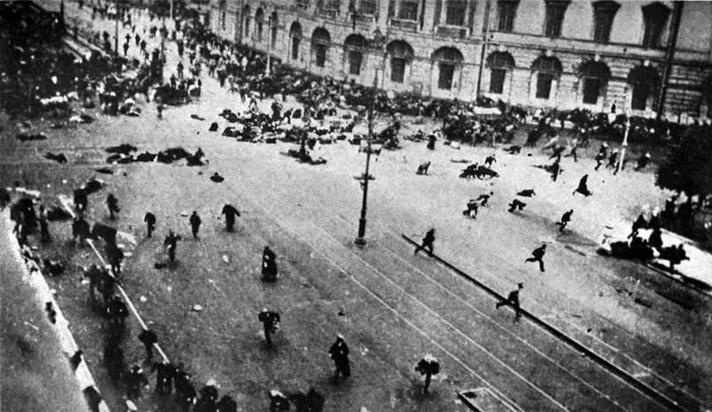 1917 год. Расстрел февральской демонстрации на Невском проспекте. Петроград.
