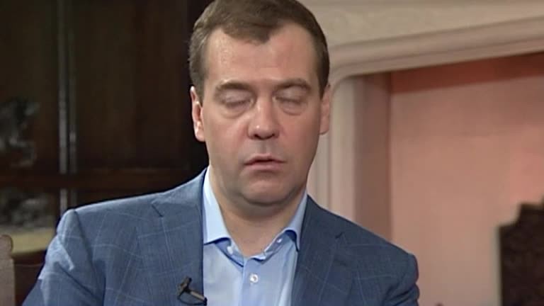 Медведев пропал 