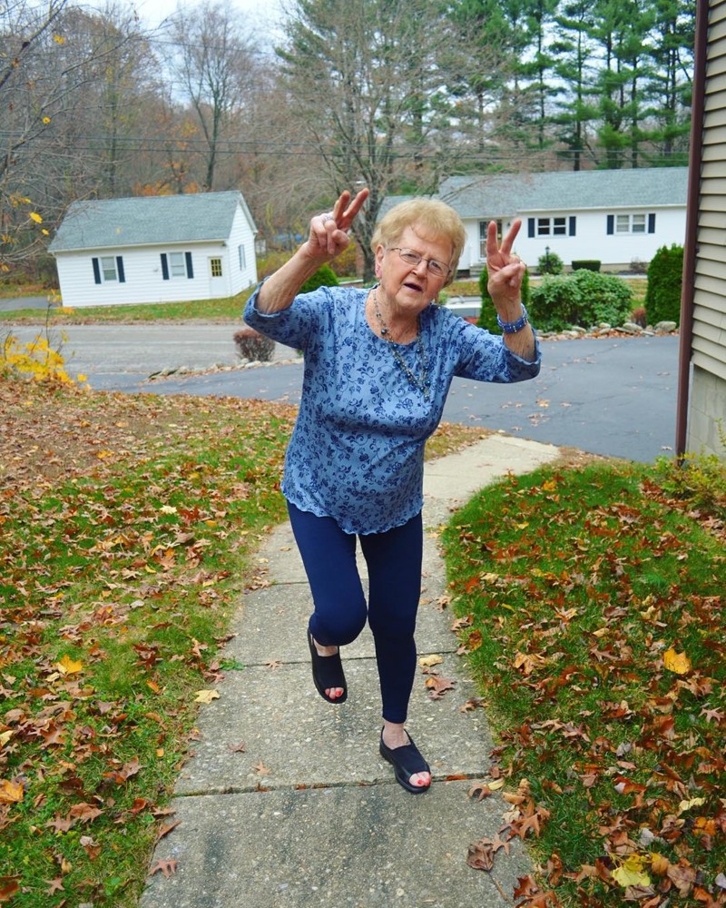 86-летняя американка прославилась уроками макияжа и ухода за собой