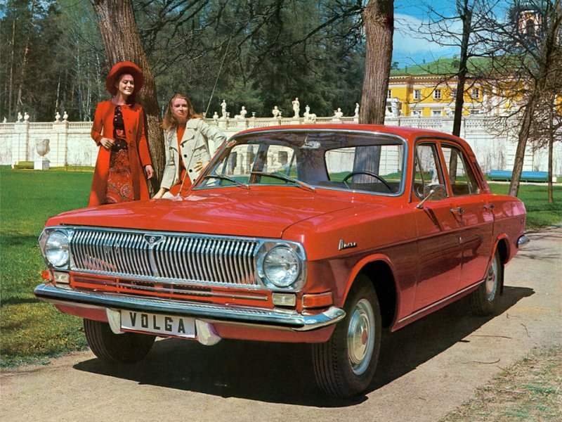 8 место: ГАЗ-24 "Волга" первой серии 1970-1974, элегантная, лаконичная и стремительная на фоне своей предшественницы.