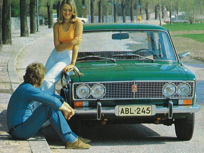 3 место: ВАЗ-2103 1972-1984, символ успеха и престижа 70-х, почти "иномарка" с итальянской родословной и благородной внешностью.