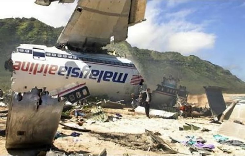 Сбитый самолет Boeing 777 (рейс MH17) авиакомпании Malaysia Airlines