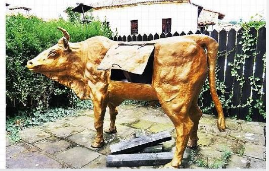 Фото медного быка. Сицилийский бык Фаларида. Медный (Сицилийский) бык. Бронзовый бык Фаларида.