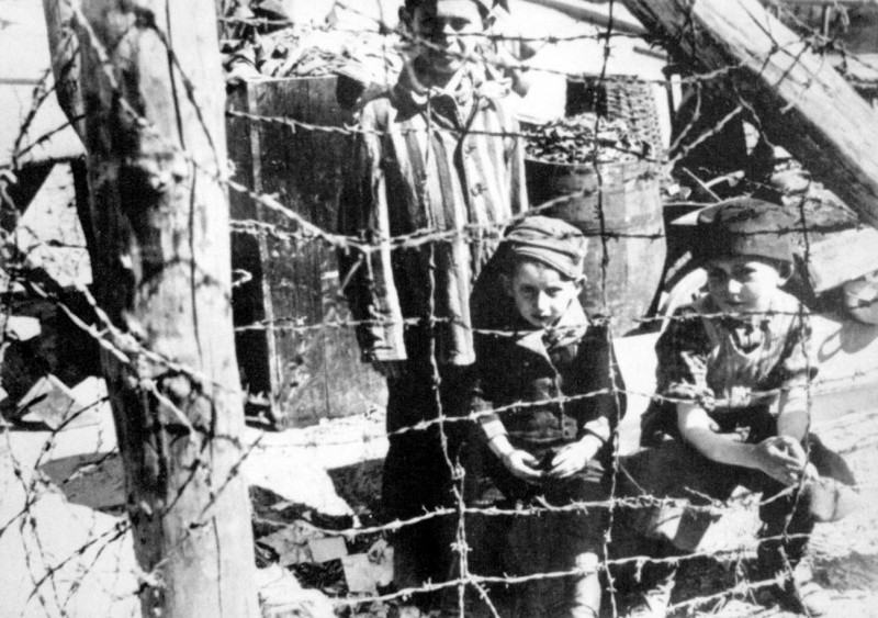 Дети в концентрационных лагерях