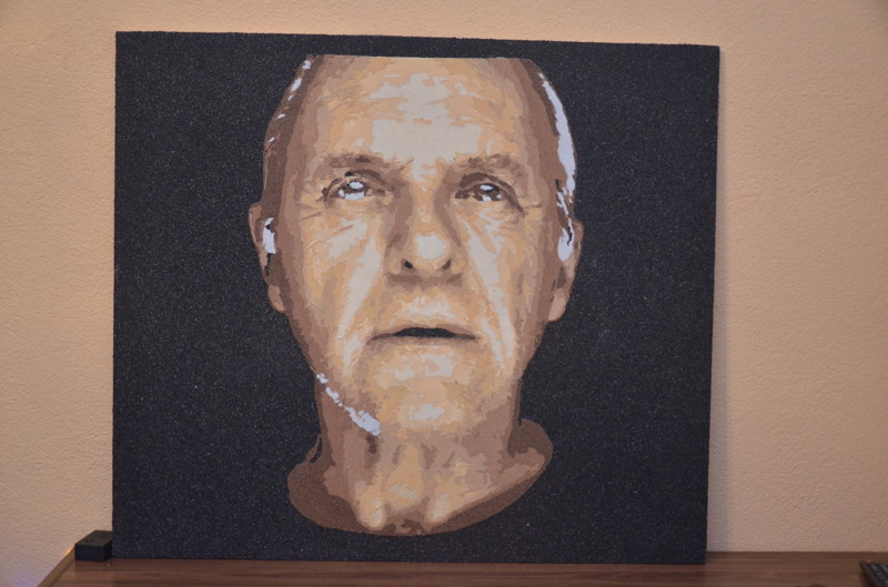 Невероятно реалистичный портрет Энтони Хопкинса из цветного мрамора