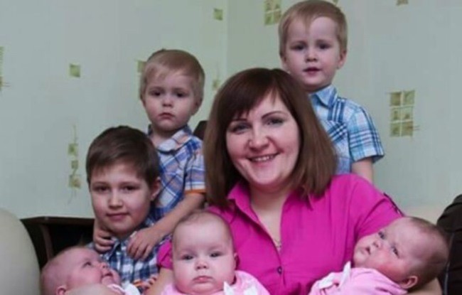 После смерти жены омич в одиночку растил 6 детей. Только взгляните