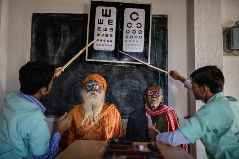 Обследование зрения у жителей региона Сундарбан в Индии