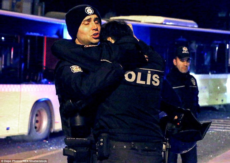 Турецкий журналист опубликовал в сети запись взрыва на стадионе