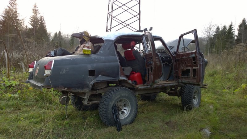 ГАЗ-21 на базе УАЗа в стиле Безумного Макса