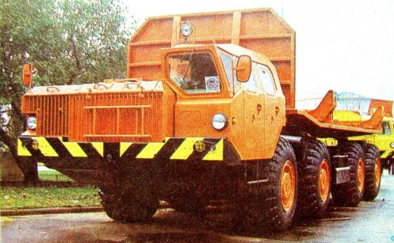 Многоцелевое шасси МАЗ-7910 для перевозки длинномерных грузов