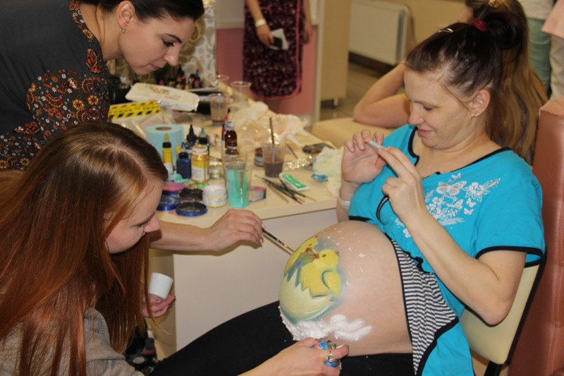 В Набережных Челнах прошёл боди-арт фестиваль беременных