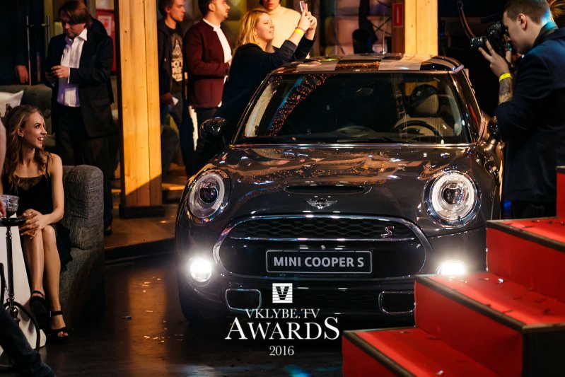 “Авилон. Официальный дилер MINI” выступил автомобильным партнером премии VKLYBE.TV AWARDS