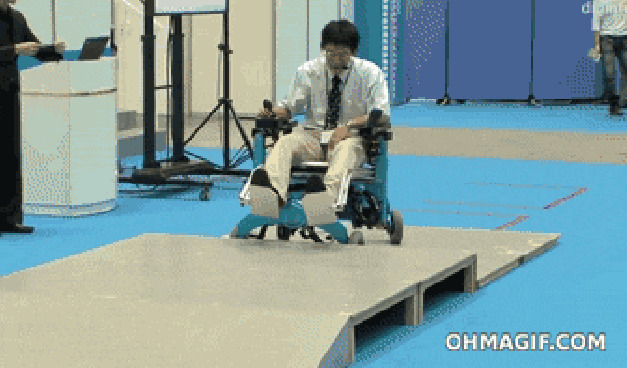 14. Инвалидные коляски, поднимающиеся по лестнице 