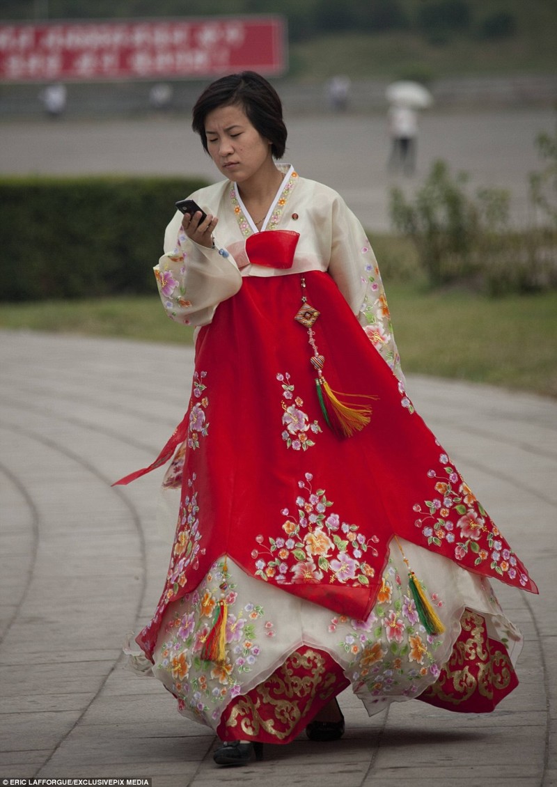 "Незамужние не беременеют": как представляет себе жизнь девушка из Северной Кореи