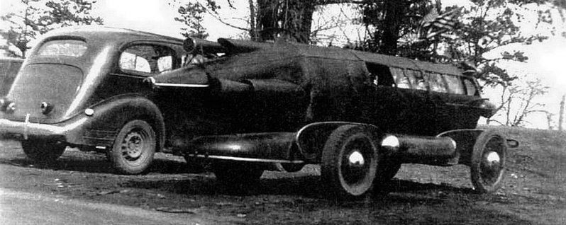 В перерывах между показательными заездами Shirley Lois Moon Girl использовалась как семейный автомобиль