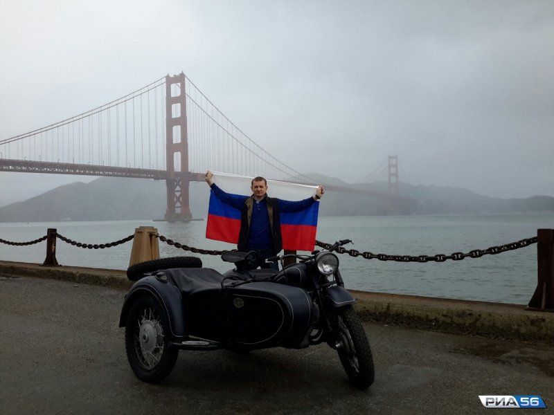 Оренбуржец подарил лидеру Metallica раритетный советский мотоцикл