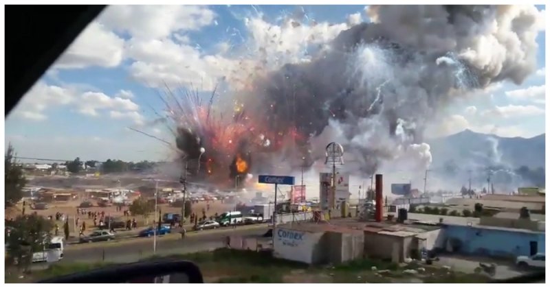 Смертельный взрыв на рынке фейерверков в Мексике попал на видео
