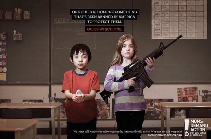Один из детей держит в руках то, что было запрещено в Америке, чтобы защитить их. Угадайте какой?