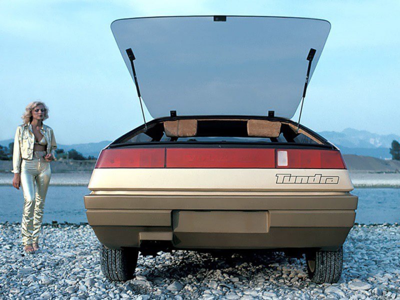 Концепт-кар Volvo Tundra разработанный ателье Bertone