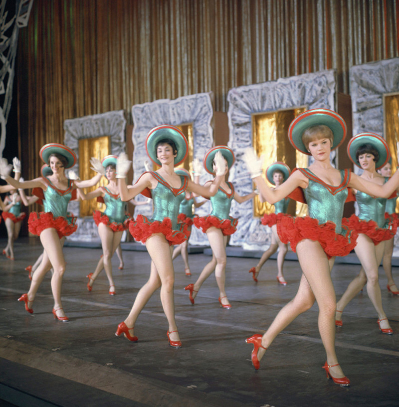 Танцевальный номер The Rockettes в 1967 году