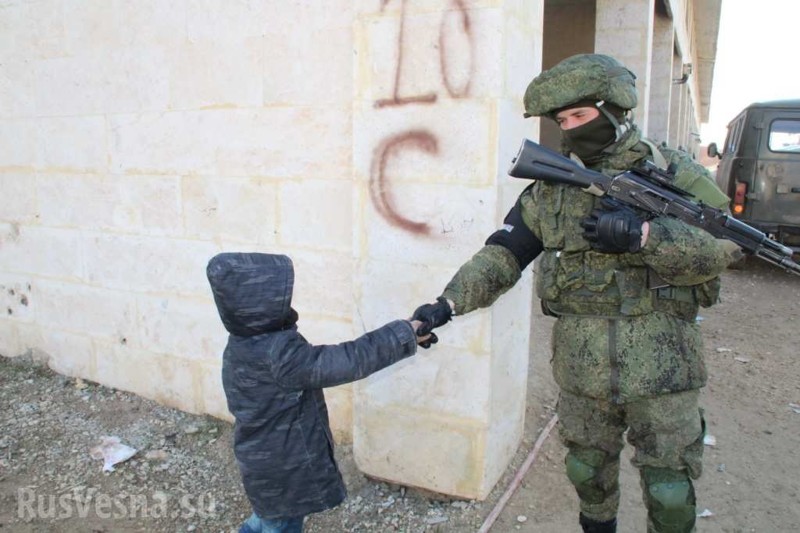 «Вежливые люди» в Алеппо: Солдаты России и дети Сирии — трогательные кадры 