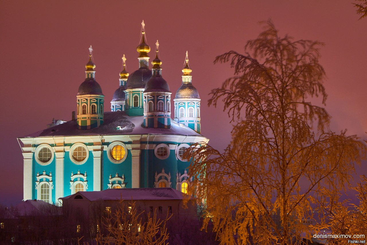 Успенский собор Смоленск ночью