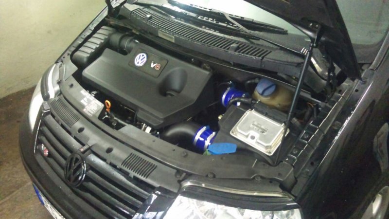 В двигателе была заменена система охлаждения. Мотор оснастили турбиной Garrett GT30 и спортивной выхлопной системой. Безусловно, данная модификация Sharan оснащена системой полного привода.