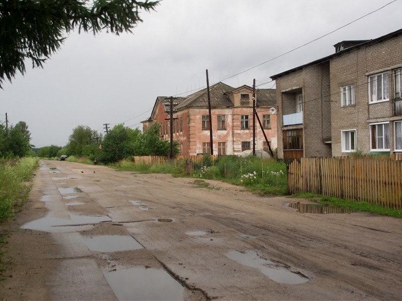 Но в целом Пинюг оставил довольно мрачное впечатление. Впрочем, север Кировской области — откровенно экономически депрессивные места. Хотя и не без своего очарования.
