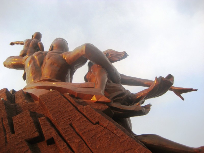 Монумент африканского возрождения