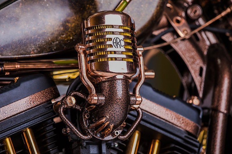 Кастом Harley-Davidson отражающий мир музыки