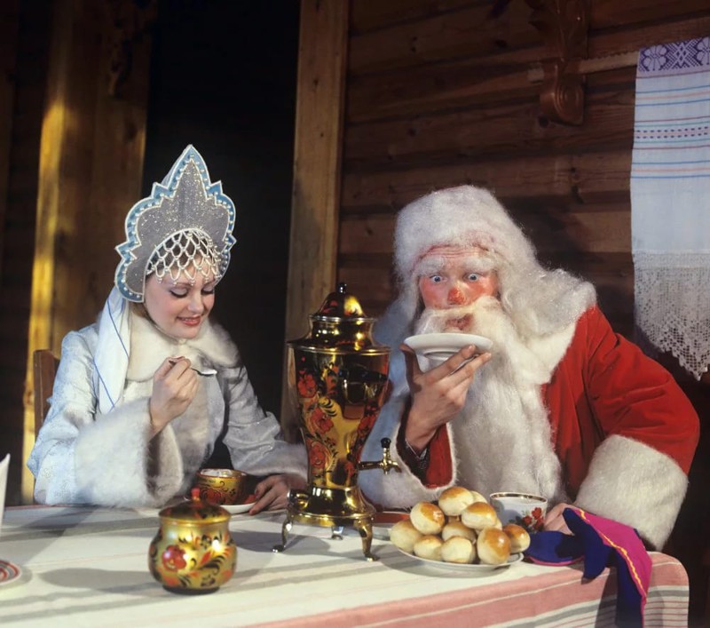 Привет от советских Дедов Морозов!