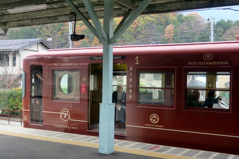 Поезда и железная дорога в Японии