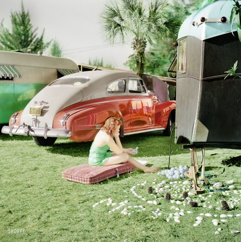 Девушка в трейлер-парке. Сарасота, Флорида. Январь 1941 года. 