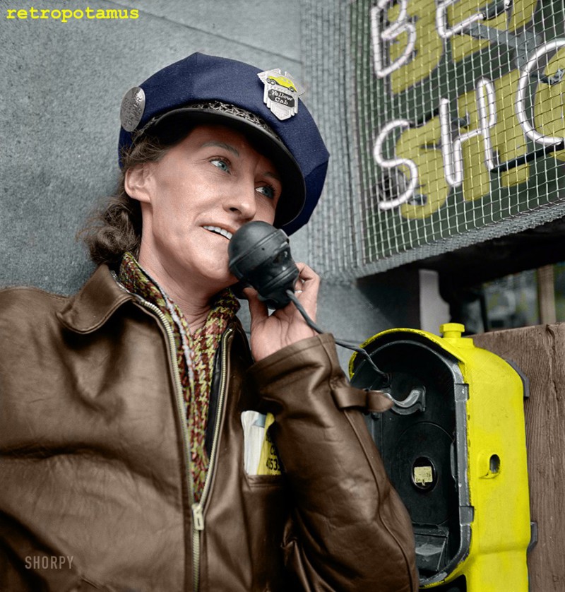 Женщина на курсах водителей автобусов и такси. Солт-Лэйк-Сити, Юта. Ноябрь 1942 года.