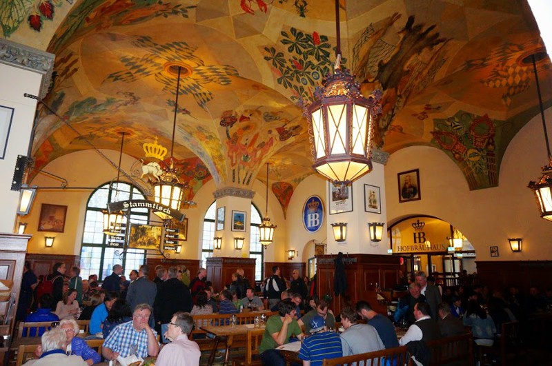 Пивной ресторан Хофбройхаус в Мюнхене - пивной Рай или туристический аттракцион.